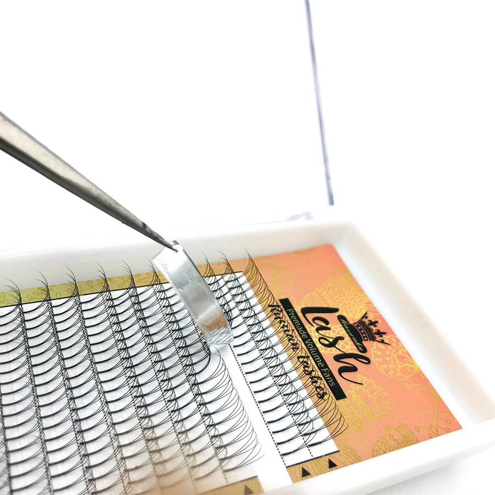 0.7-0.15 mm Thickness Premade Eyelashes 16 Rows Set