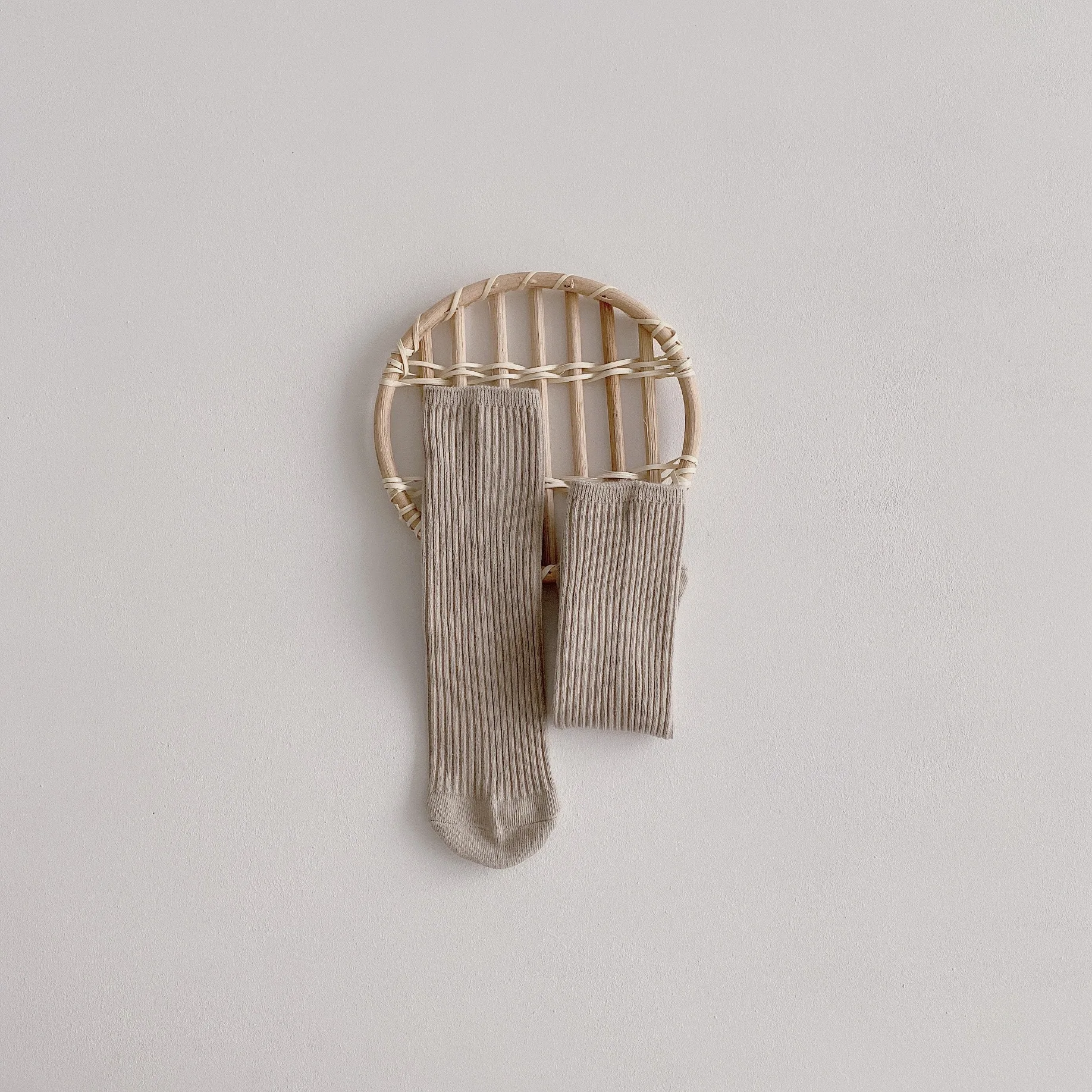 Chaussettes en coton doux mi-mollet pour bébés filles, lot de 4 Chaussettes en coton doux mi-mollet pour bébés filles, lot de 4