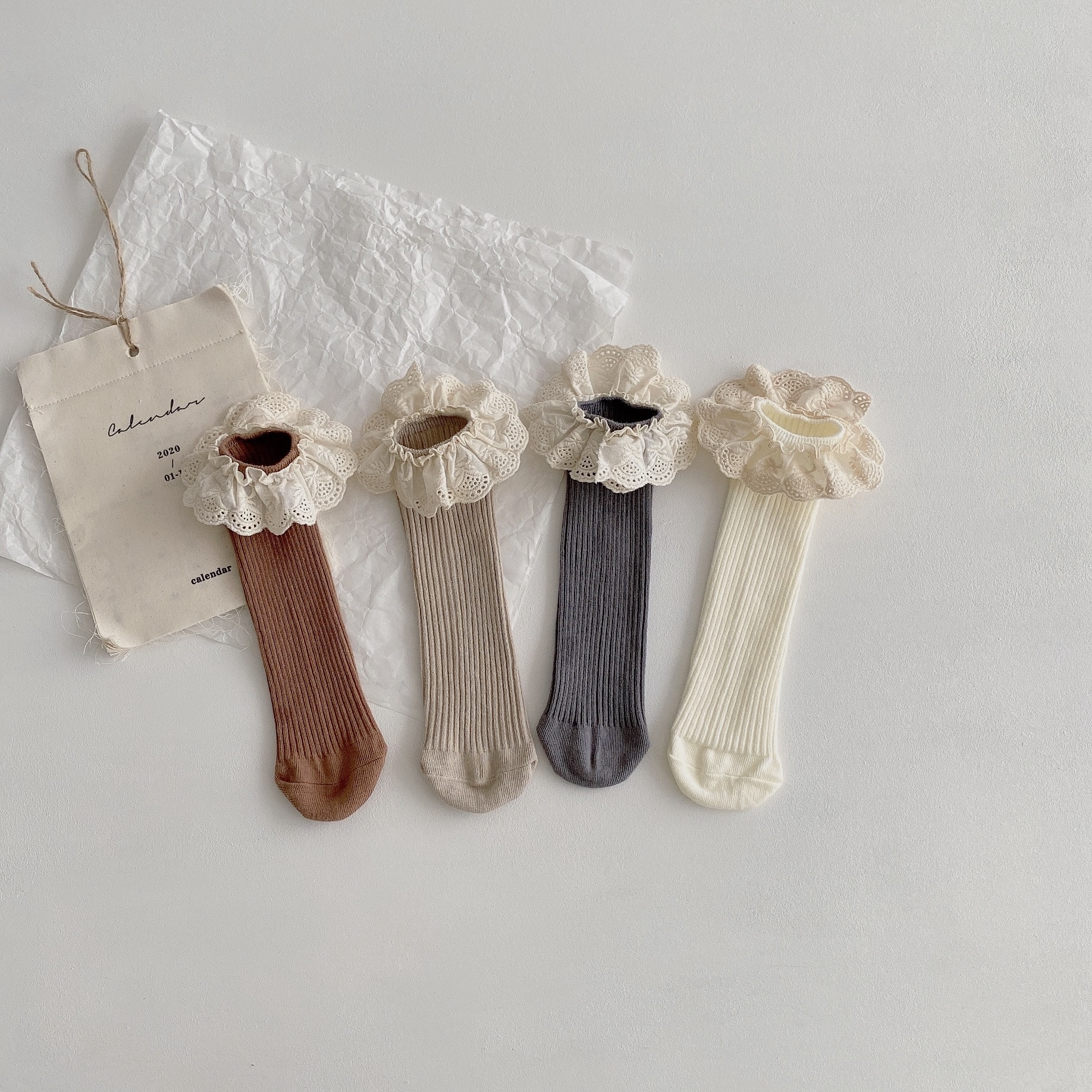 Chaussettes en coton doux mi-mollet pour bébés filles, lot de 4 – Image 3