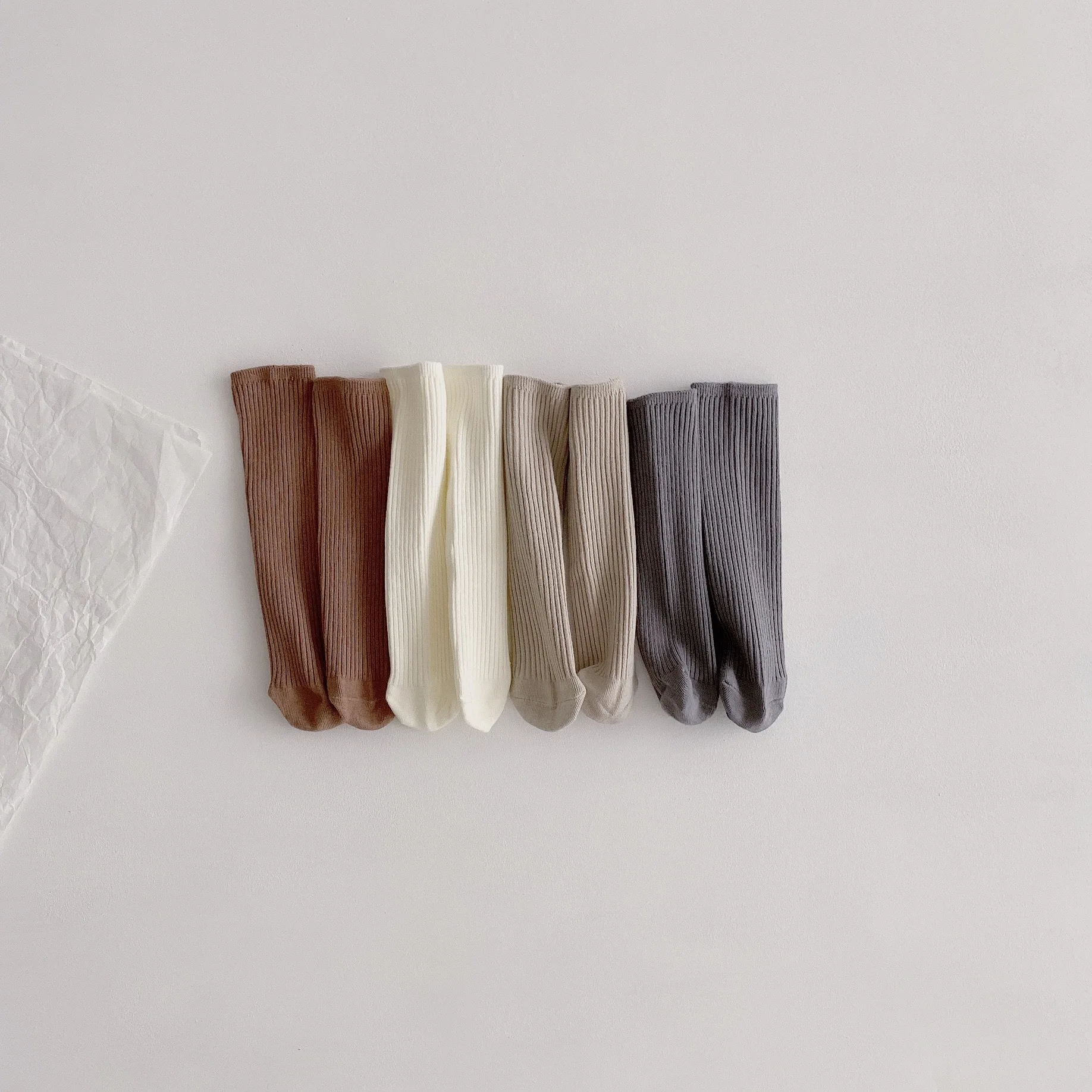 Chaussettes en coton doux mi-mollet pour bébés filles, lot de 4 Chaussettes en coton doux mi-mollet pour bébés filles, lot de 4