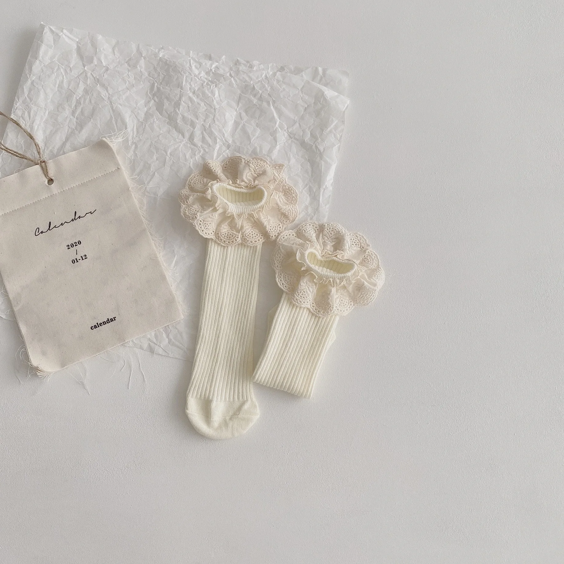Chaussettes en coton doux mi-mollet pour bébés filles, lot de 4 Chaussettes en coton doux mi-mollet pour bébés filles, lot de 4